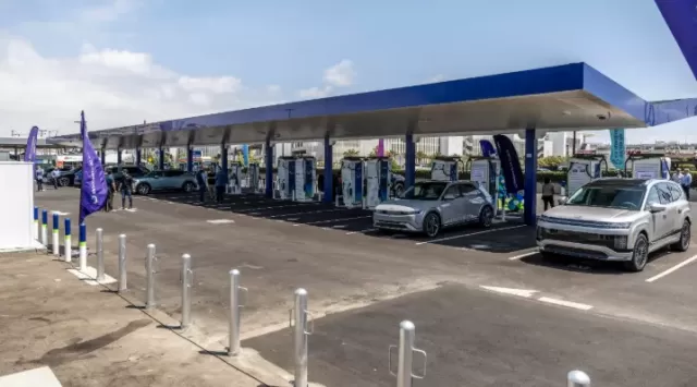 BP Pulse Launches Massive EV Charging Hub Near LAX